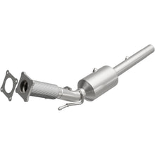 Load image into Gallery viewer, MagnaFlow Exhaust Products 5561377 California CARB Direct-Fit Catalytic Converter for Select Volkswagen Beetle