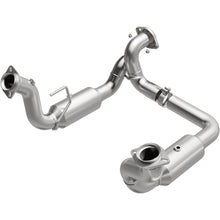 Load image into Gallery viewer, MagnaFlow Exhaust Products 280246 OEM Grade Direct-Fit Catalytic Converter for Select Ford F-250 Super Duty, Ford F-350 Super Duty