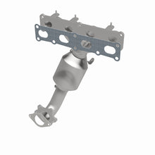 Load image into Gallery viewer, MagnaFlow Exhaust Products 22-159 OEM Grade Manifold Catalytic Converter for Select Chrysler 200, Dodge Dart, Jeep Cherokee, Jeep Compass