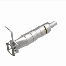 Load image into Gallery viewer, MagnaFlow Exhaust Products 280436 OEM Grade Direct-Fit Catalytic Converter for Select Ford F-53 Motorhome Chassis, Ford F-59 Commercial Stripped Chassis