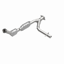 Load image into Gallery viewer, MagnaFlow Exhaust Products 458022 California CARB Direct-Fit Catalytic Converter for Select Ford Expedition