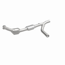 Load image into Gallery viewer, MagnaFlow Exhaust Products 447180 California CARB Direct-Fit Catalytic Converter for Select Ford E-150 Econoline, Ford E-150 Econoline Club Wagon, Ford E-250 Econoline