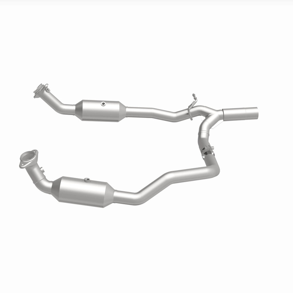 MagnaFlow Exhaust Products 280014 OEM Grade Direct-Fit Catalytic Converter for Select Ford E-350 Super Duty, Ford E-450 Super Duty