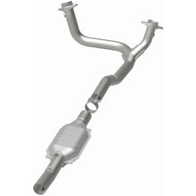 Load image into Gallery viewer, MagnaFlow Exhaust Products 23101 HM Grade Direct-Fit Catalytic Converter for Select Ford E-150 Econoline, Ford E-150 Econoline Club Wagon, Ford E-250 Econoline, Ford E-350 Econoline, Ford E-350 Econoline Club Wagon, Ford Econoline Super Duty