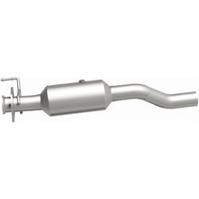 Load image into Gallery viewer, MagnaFlow Exhaust Products 280440 OEM Grade Direct-Fit Catalytic Converter for Select Ford F-350 Super Duty, Ford F-450 Super Duty, Ford F-550 Super Duty
