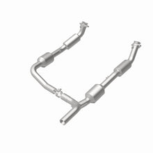 Load image into Gallery viewer, MagnaFlow Exhaust Products 5481640 California CARB Direct-Fit Catalytic Converter for Select Ford E-150, Ford E-250