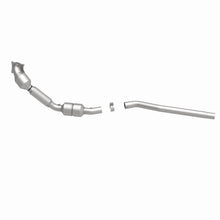 Load image into Gallery viewer, MagnaFlow Exhaust Products 551361 California CARB Direct-Fit Catalytic Converter for Select Volkswagen Passat