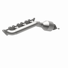 Load image into Gallery viewer, MagnaFlow Exhaust Products 51980 OEM Grade Manifold Catalytic Converter for Select Kia Borrego