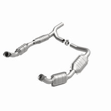 Load image into Gallery viewer, MagnaFlow Exhaust Products 51640 OEM Grade Direct-Fit Catalytic Converter for Select Ford E-150, Ford E-250