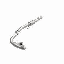 Load image into Gallery viewer, MagnaFlow Exhaust Products 458067 California CARB Direct-Fit Catalytic Converter for Select Chevrolet Silverado HD, GMC Sierra HD