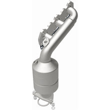 Load image into Gallery viewer, MagnaFlow Exhaust Products 51272 OEM Grade Manifold Catalytic Converter for Select Suzuki Grand Vitara, Suzuki XL-7