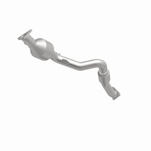 Load image into Gallery viewer, MagnaFlow Exhaust Products 5582586 California CARB Direct-Fit Catalytic Converter for Select Audi Q7, Volkswagen Touareg