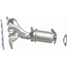 Load image into Gallery viewer, MagnaFlow Exhaust Products 5531060 California CARB Manifold Catalytic Converter for Select Chevrolet Malibu, Pontiac G6, Saturn Aura