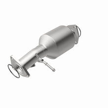 Load image into Gallery viewer, MagnaFlow Exhaust Products 21-293 OEM Grade Direct-Fit Catalytic Converter for Select Honda CR-V