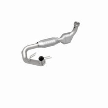 Load image into Gallery viewer, MagnaFlow Exhaust Products 447129 California CARB Direct-Fit Catalytic Converter for Select Ford Expedition, Ford F-150, Ford F-250, Lincoln Navigator
