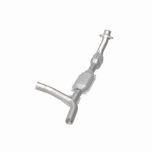 Load image into Gallery viewer, MagnaFlow Exhaust Products 49426 OEM Grade Direct-Fit Catalytic Converter for Select Ford E-150, Ford E-150 Club Wagon, Ford E-150 Econoline, Ford E-150 Econoline Club Wagon, Ford E-250, Ford E-250 Econoline