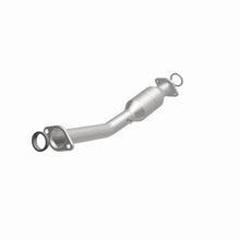 Load image into Gallery viewer, MagnaFlow Exhaust Products 557457 California CARB Direct-Fit Catalytic Converter for Select Nissan Juke