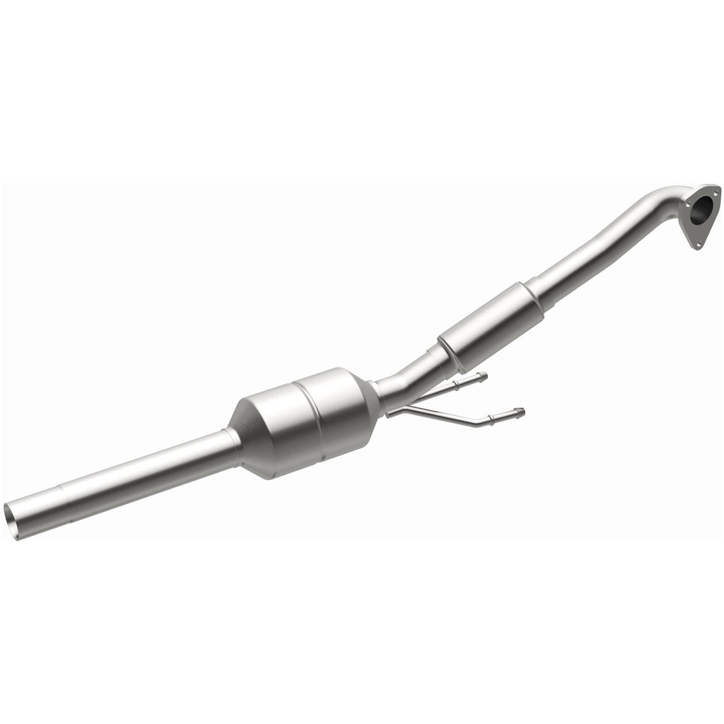 MagnaFlow Exhaust Products 52426 OEM Grade Direct-Fit Catalytic Converter for Select Volkswagen Beetle, Volkswagen Golf, Volkswagen Jetta