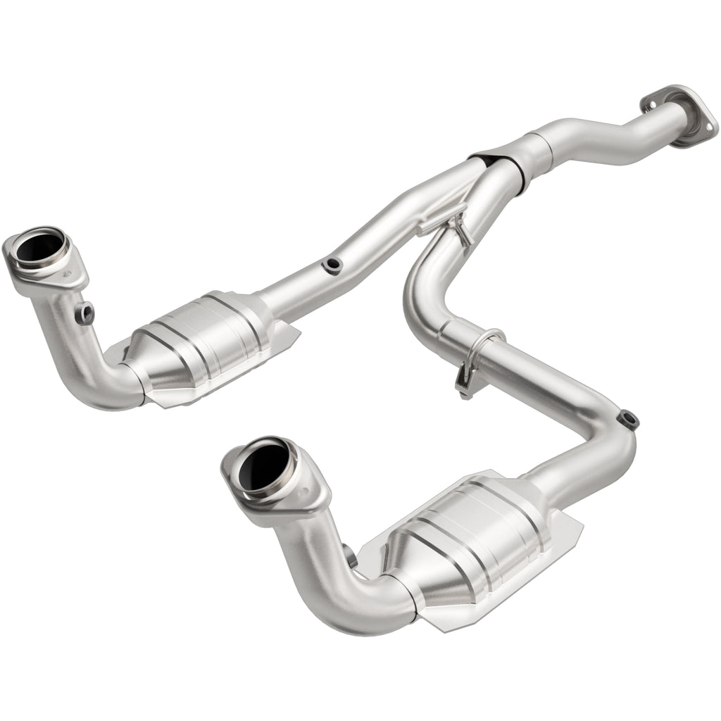 MagnaFlow Exhaust Products 49186 OEM Grade Direct-Fit Catalytic Converter for Select Jeep Liberty