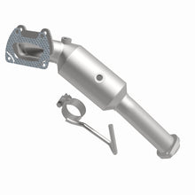 Load image into Gallery viewer, MagnaFlow Exhaust Products 21-030 OEM Grade Direct-Fit Catalytic Converter for Select Jeep Gladiator, Jeep Wrangler, Jeep Wrangler JK