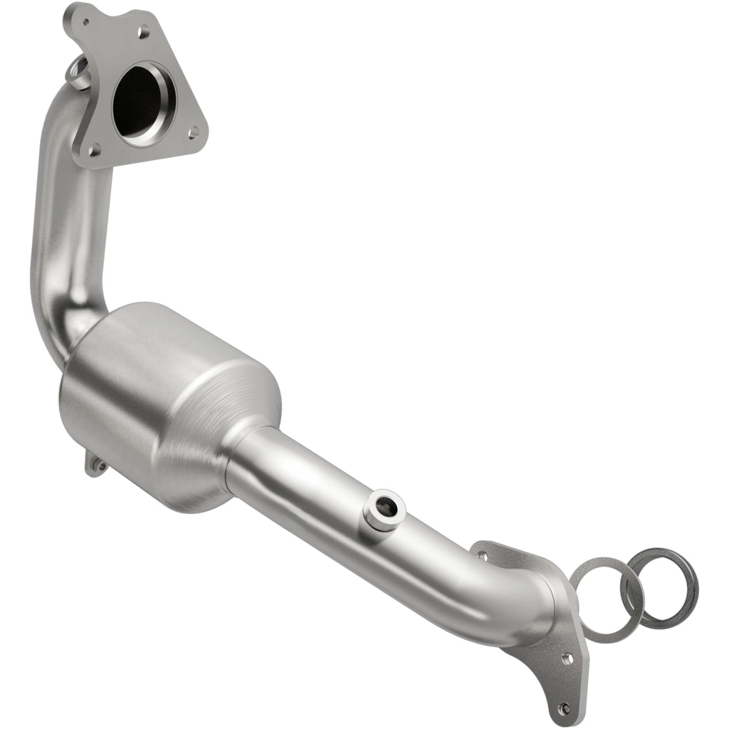 MagnaFlow Exhaust Products 52439 OEM Grade Direct-Fit Catalytic Converter for Select Nissan Juke