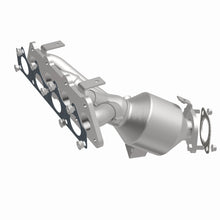Load image into Gallery viewer, MagnaFlow Exhaust Products 6511429 California CARB Manifold Catalytic Converter for Select Kia Soul
