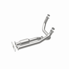 Load image into Gallery viewer, MagnaFlow Exhaust Products 95470 HM Grade Direct-Fit Catalytic Converter for Select Chevrolet C2500, Chevrolet C2500 Suburban, Chevrolet C3500, Chevrolet K2500, Chevrolet K2500 Suburban, Chevrolet K3500, GMC C2500, GMC C2500 Suburban, GMC C3500, GMC
