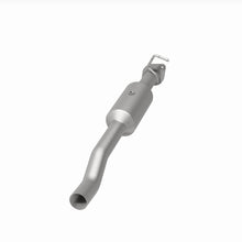 Load image into Gallery viewer, MagnaFlow Exhaust Products 280445 OEM Grade Direct-Fit Catalytic Converter for Select Ford F-53 Motorhome Chassis, Ford F-59 Commercial Stripped Chassis, Ford F-650, Ford F-750