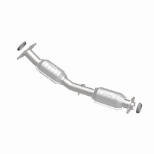 Load image into Gallery viewer, MagnaFlow Exhaust Products 551833 California CARB Direct-Fit Catalytic Converter for Select Nissan Versa