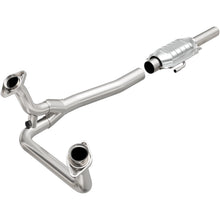 Load image into Gallery viewer, MagnaFlow Exhaust Products 93307 Standard Grade Direct-Fit Catalytic Converter for Select Ford Bronco, Ford F-150, Ford F-250