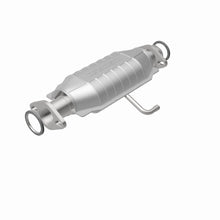 Load image into Gallery viewer, MagnaFlow Exhaust Products 3322893 California CARB Direct-Fit Catalytic Converter for Select Chevrolet Nova, Toyota Corolla