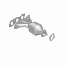 Load image into Gallery viewer, MagnaFlow Exhaust Products 51772 OEM Grade Manifold Catalytic Converter for Select Mitsubishi Outlander