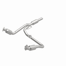 Load image into Gallery viewer, MagnaFlow Exhaust Products 4583497 California CARB Direct-Fit Catalytic Converter for Select Dodge Ram 1500, Dodge Ram 2500, Dodge Ram