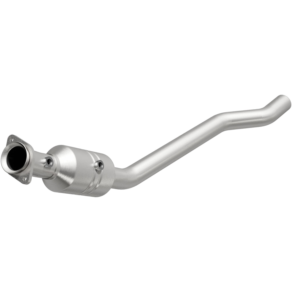 MagnaFlow Exhaust Products 49739 OEM Grade Direct-Fit Catalytic Converter for Select Dodge Durango, Jeep Grand Cherokee