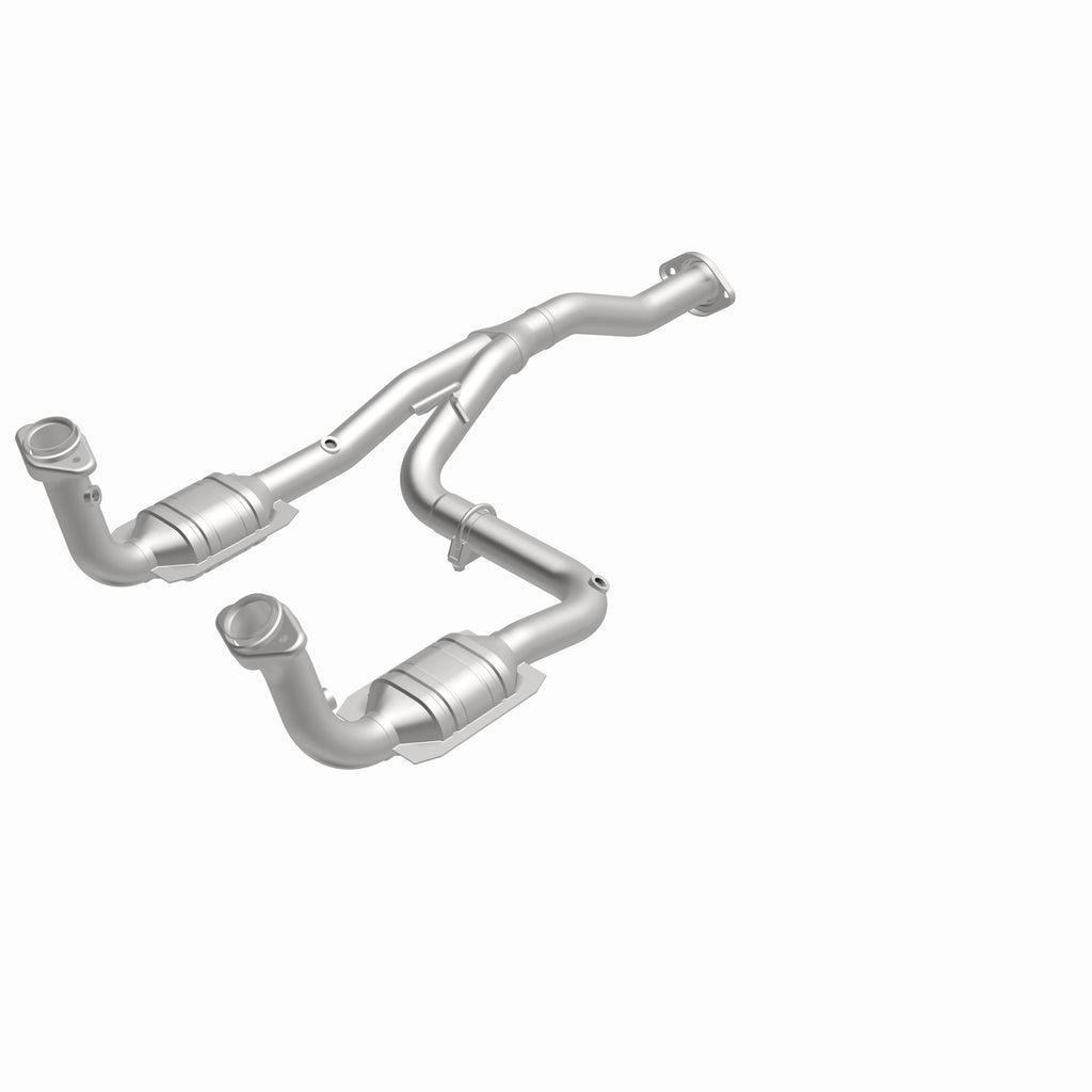MagnaFlow Exhaust Products 49186 OEM Grade Direct-Fit Catalytic Converter for Select Jeep Liberty