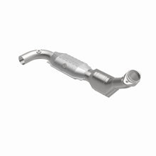 Load image into Gallery viewer, MagnaFlow Exhaust Products 447177 California CARB Direct-Fit Catalytic Converter for Select Ford E-150 Econoline, Ford E-150 Econoline Club Wagon, Ford Expedition, Ford F-150, Ford F-250