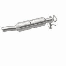 Load image into Gallery viewer, MagnaFlow Exhaust Products 52228 OEM Grade Direct-Fit Catalytic Converter for Select Ford E-350 Super Duty, Ford E-450 Super Duty, Ford F-250, Ford F-250 Super Duty, Ford F-350 Super Duty, Ford F-450 Super Duty, Ford F-550 Super Duty