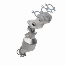 Load image into Gallery viewer, MagnaFlow Exhaust Products 52018 OEM Grade Manifold Catalytic Converter for Select Lexus RX450h, Toyota Highlander