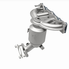 Load image into Gallery viewer, MagnaFlow Exhaust Products 5531775 California CARB Manifold Catalytic Converter for Select Hyundai Santa Fe Sport, Kia Sorento