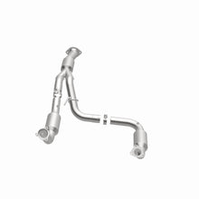Load image into Gallery viewer, MagnaFlow Exhaust Products 5582113 California CARB Direct-Fit Catalytic Converter for Select Chevrolet Express 2500, Chevrolet Express 3500, GMC Savana 2500, GMC Savana