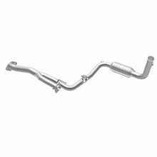 Load image into Gallery viewer, MagnaFlow Exhaust Products 93382 HM Grade Direct-Fit Catalytic Converter for Select Jeep Liberty