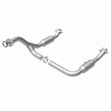 Load image into Gallery viewer, MagnaFlow Exhaust Products 5451672 California CARB Direct-Fit Catalytic Converter for Select Ford Explorer, Mercury Mountaineer