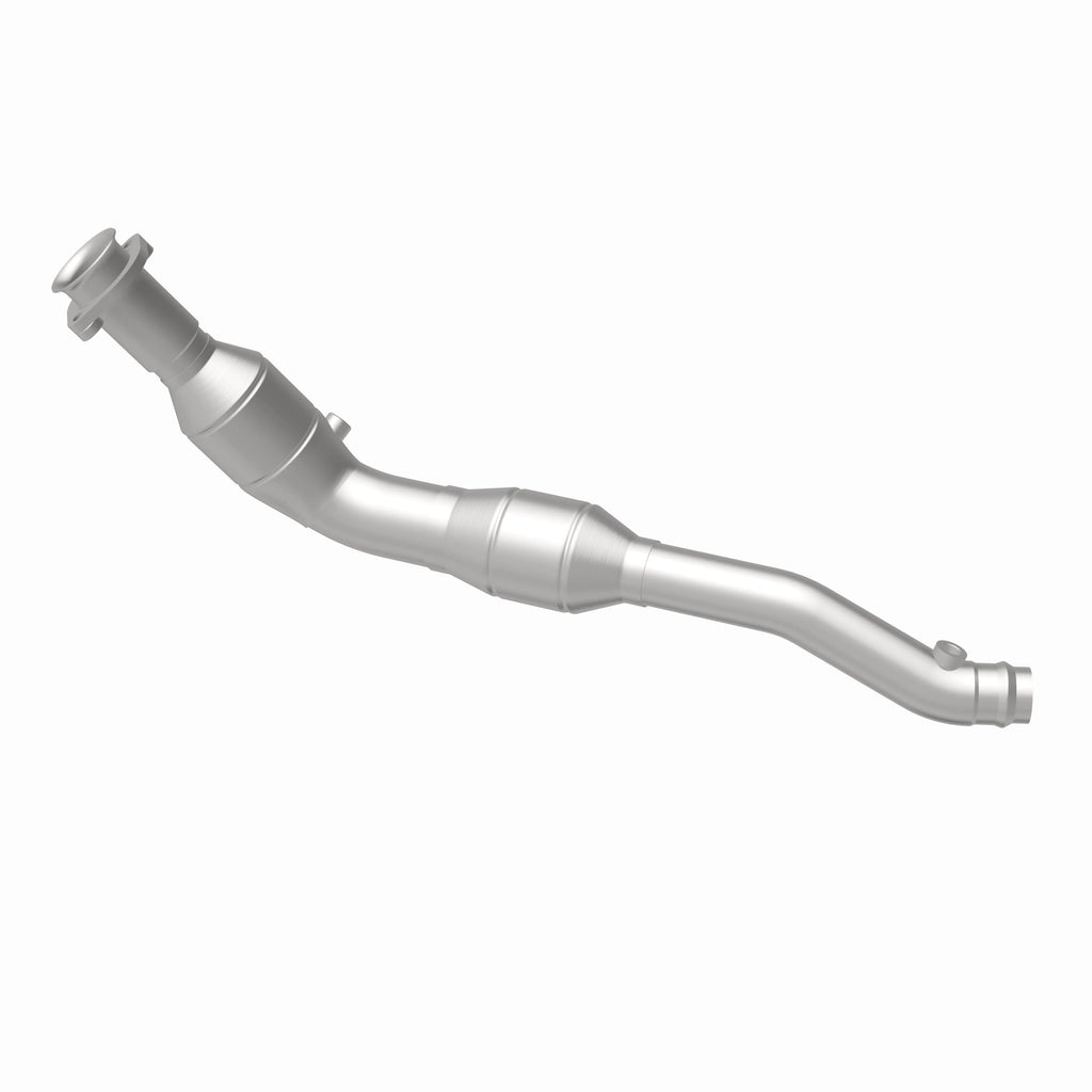 MagnaFlow Exhaust Products 21-717 OEM Grade Direct-Fit Catalytic Converter for Select Land Rover LR4