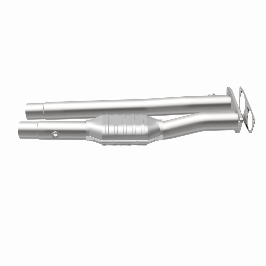 MagnaFlow Exhaust Products 4451471 California CARB Direct-Fit Catalytic Converter for Select Chevrolet C2500, Chevrolet C2500 Suburban, Chevrolet C3500, Chevrolet K2500, Chevrolet K2500 Suburban, Chevrolet K3500, GMC C2500, GMC C2500 Suburban, GMC C3500,
