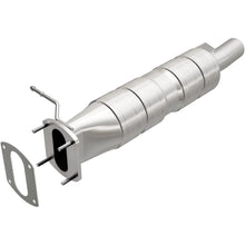 Load image into Gallery viewer, MagnaFlow Exhaust Products 51221 OEM Grade Direct-Fit Catalytic Converter for Select Ford F-250 Super Duty, Ford F-350 Super Duty, Ford F-450 Super Duty, Ford F-550 Super Duty