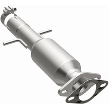 Load image into Gallery viewer, MagnaFlow Exhaust Products 5571623 California CARB Direct-Fit Catalytic Converter for Select Chevrolet Malibu, Pontiac G6, Saturn Aura