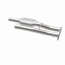 Load image into Gallery viewer, MagnaFlow Exhaust Products 23179 HM Grade Direct-Fit Catalytic Converter for Select Chevrolet C2500, Chevrolet C2500 Suburban, Chevrolet C3500, Chevrolet K2500, Chevrolet K3500, GMC C2500, GMC C2500 Suburban, GMC K2500, GMC K3500