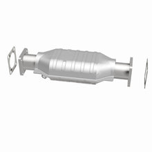 Load image into Gallery viewer, MagnaFlow Exhaust Products 3391652 California CARB Direct-Fit Catalytic Converter for Select Chevrolet LUV, Isuzu Amigo, Isuzu Pickup, Isuzu Rodeo, Isuzu Trooper
