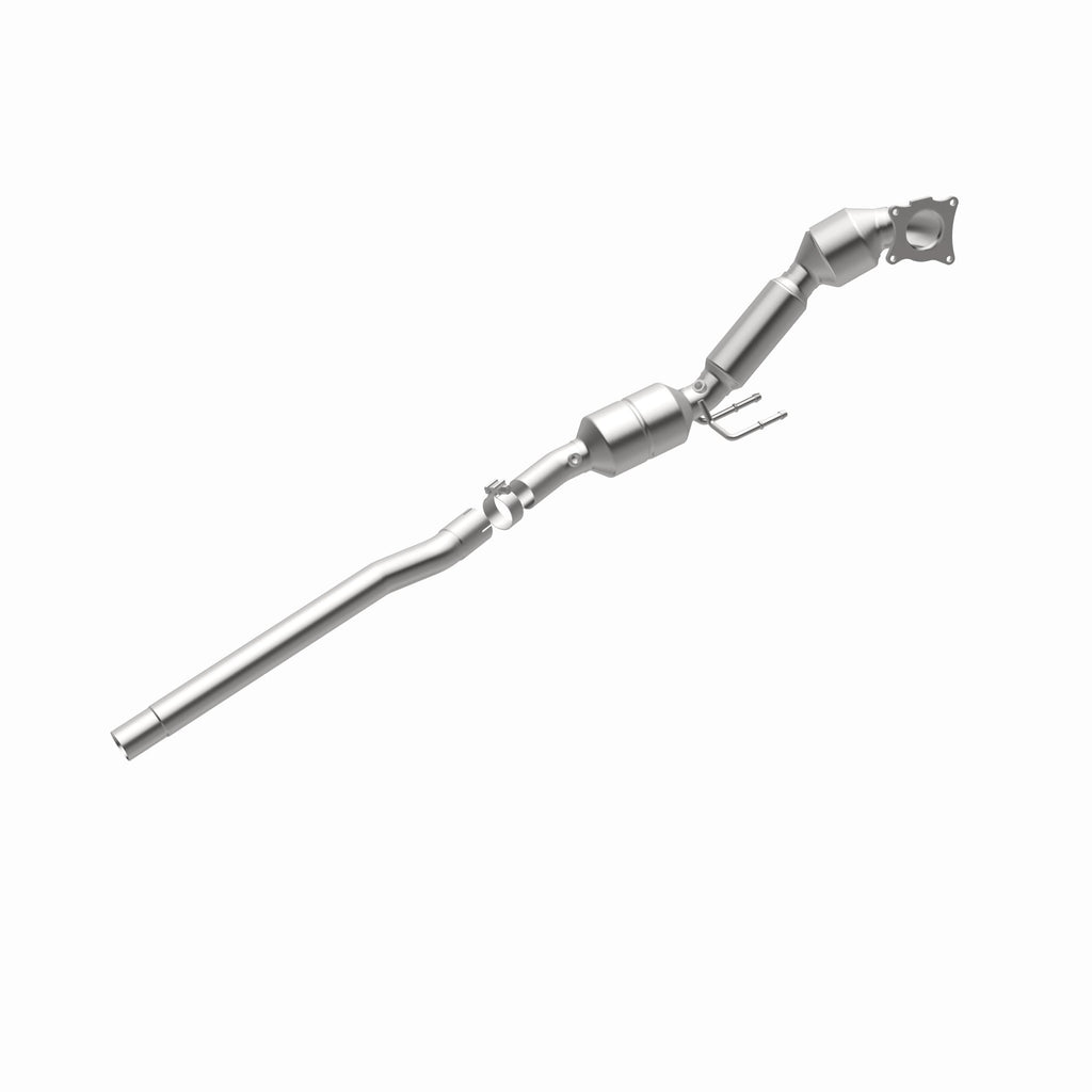 MagnaFlow Exhaust Products 52380 OEM Grade Direct-Fit Catalytic Converter for Select Volkswagen CC, Volkswagen Passat