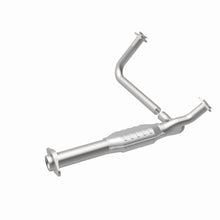 Load image into Gallery viewer, MagnaFlow Exhaust Products 3391482 California CARB Direct-Fit Catalytic Converter for Select Chevrolet G10, Chevrolet G20, Chevrolet G30, GMC G1500, GMC G2500, GMC G3500